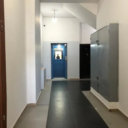 Family By Office Apartment *