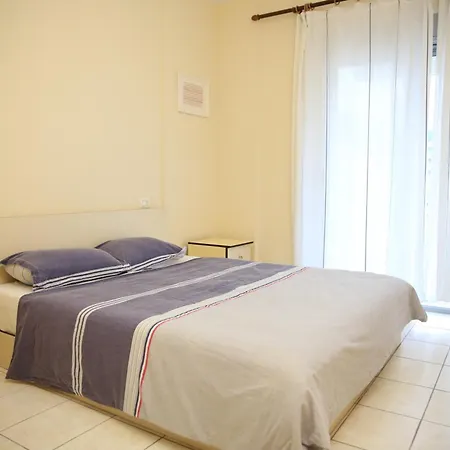 Family By Office Apartment *