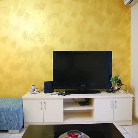 Family By Office Apartment