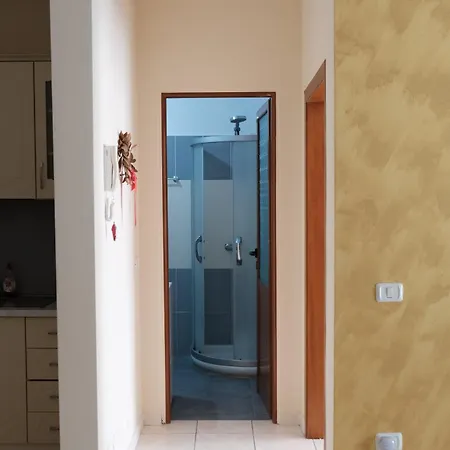 Family By Office Apartment *